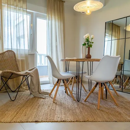 Uvalic A2 Appartement Trogir